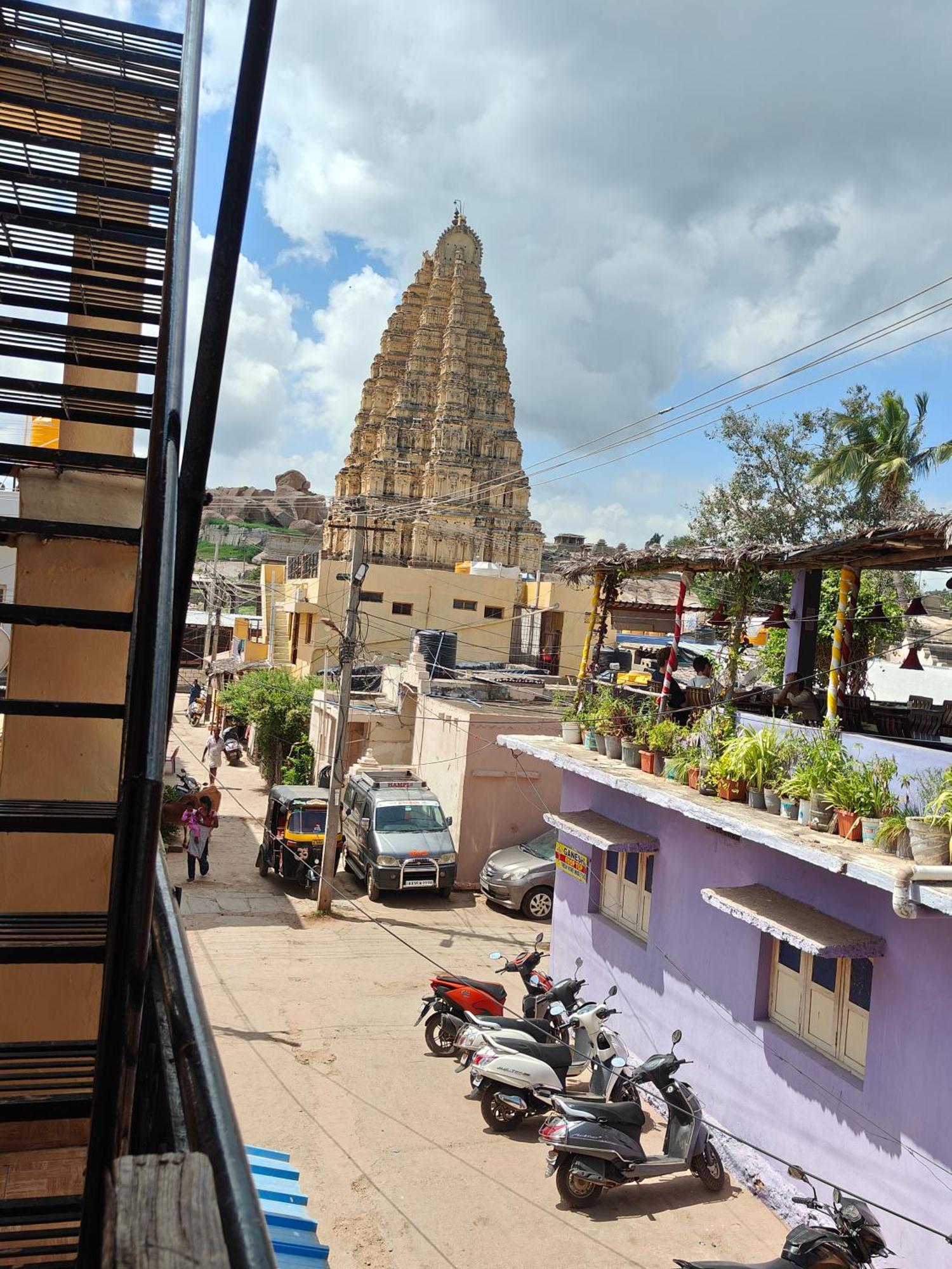 Rocky Guesthouse Hampi Esterno foto