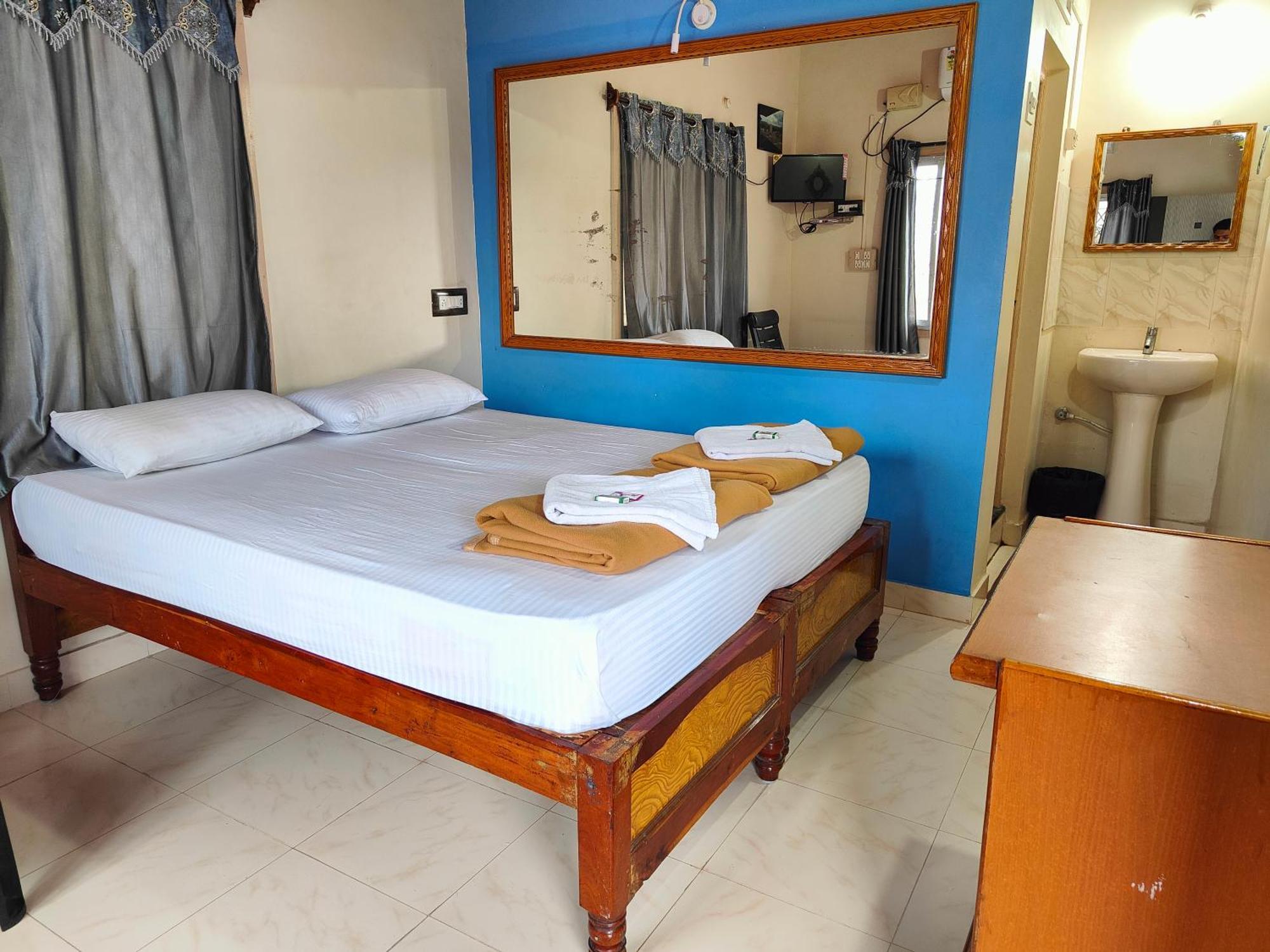Rocky Guesthouse Hampi Esterno foto