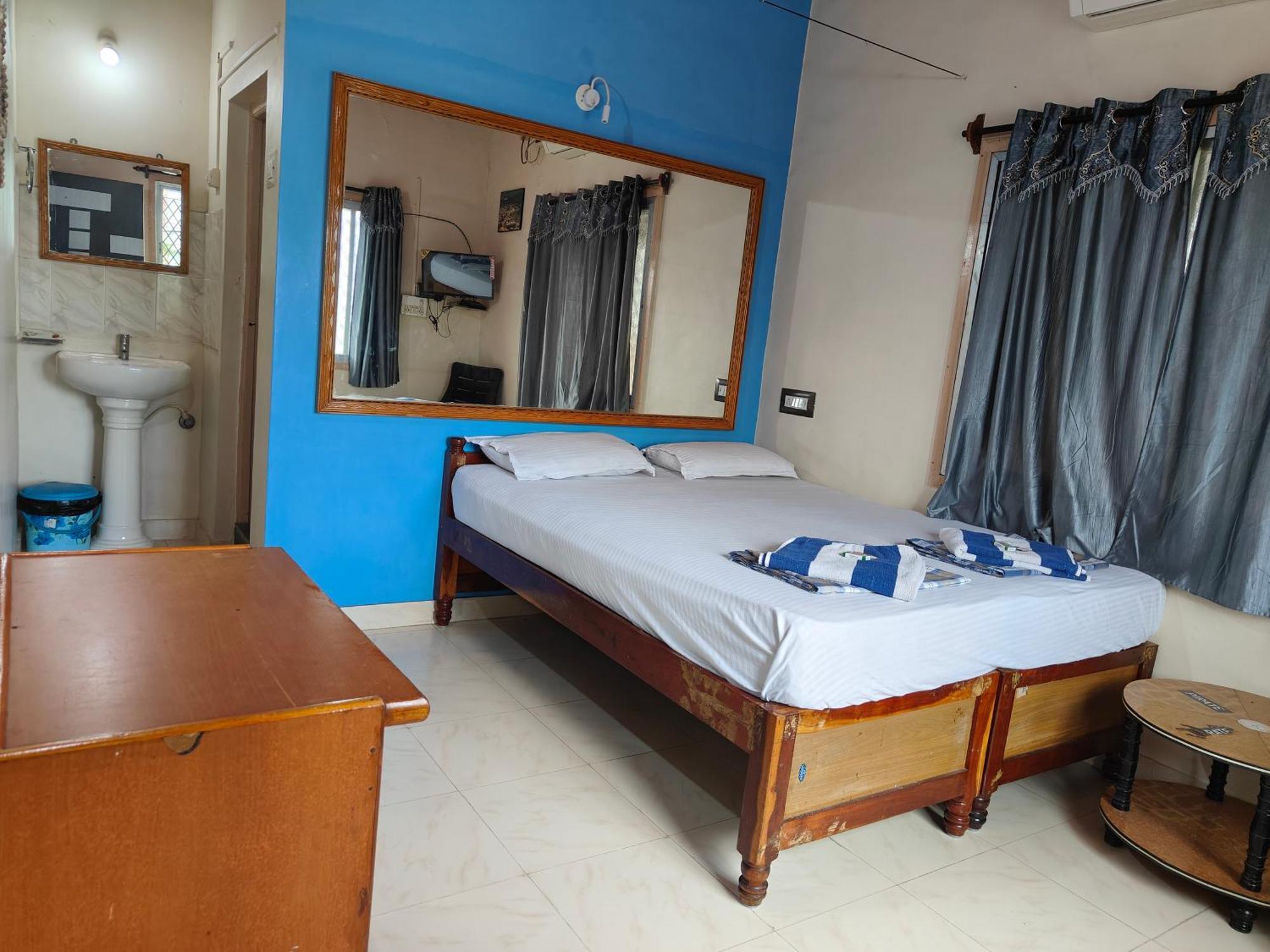 Rocky Guesthouse Hampi Esterno foto