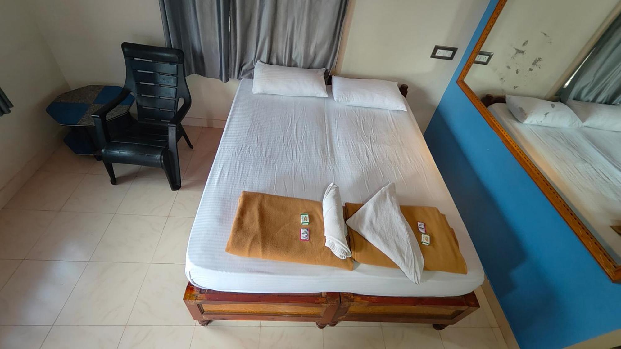 Rocky Guesthouse Hampi Esterno foto