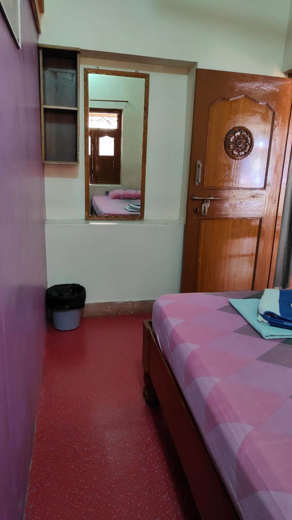 Rocky Guesthouse Hampi Esterno foto