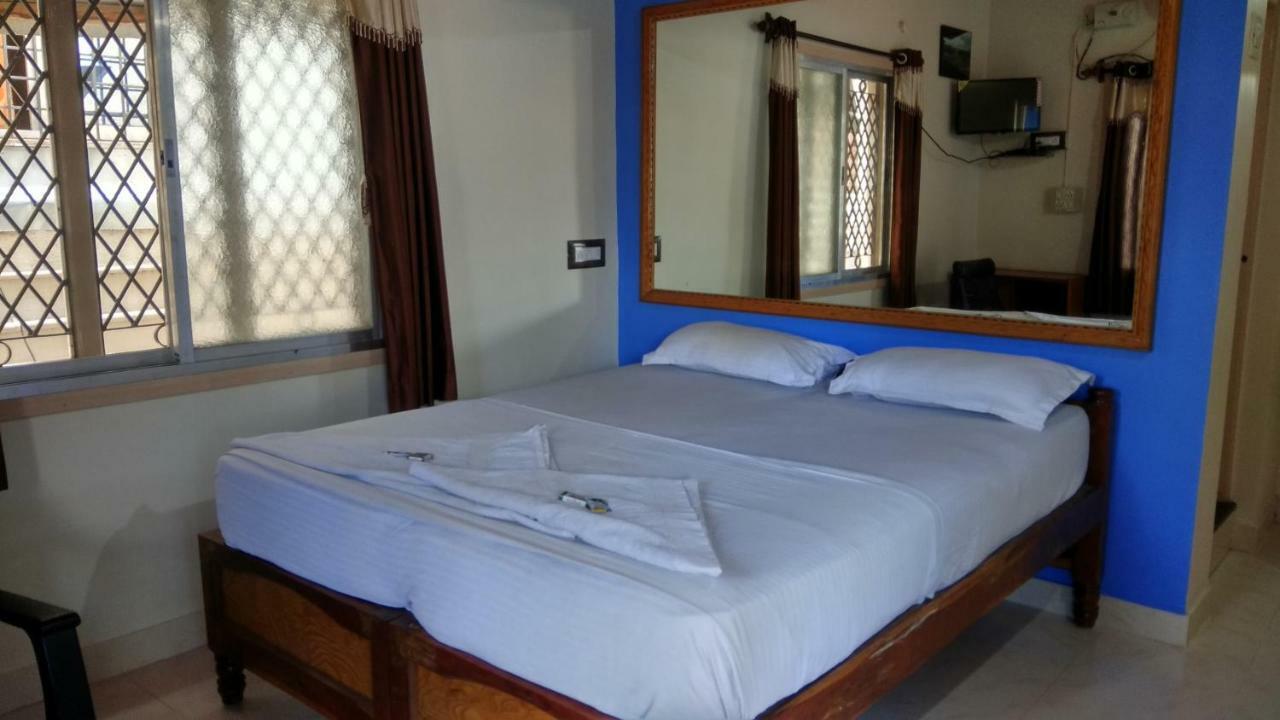 Rocky Guesthouse Hampi Esterno foto
